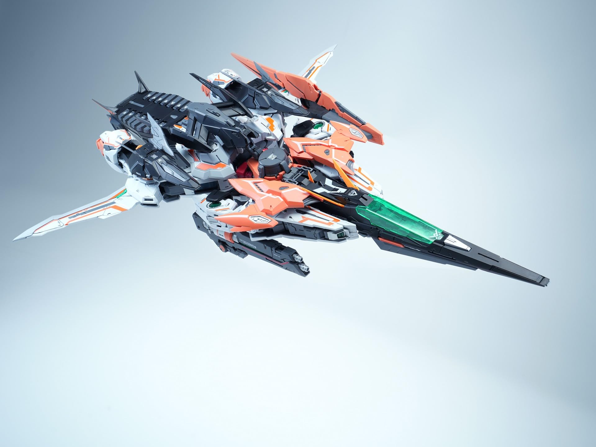 Amazon | 超兵計画 1/100 覚醒超兵 ハレルヤ 変形可能 発光 未組立